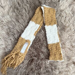 Chunky Knit Scarf in Mustard and White